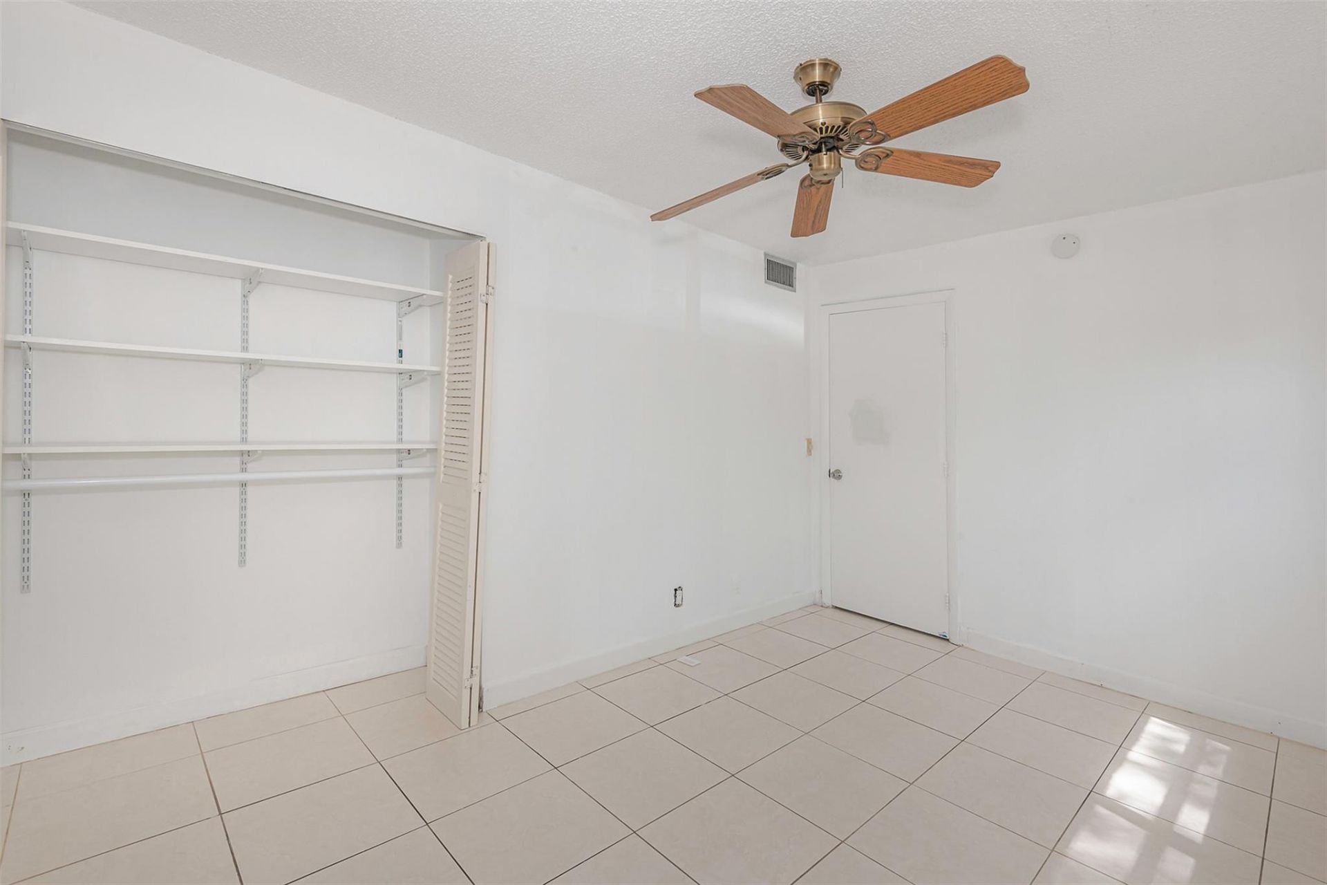 6075 N Sabal Palm Boulevard, Unit 204, Tamarac, FL 33319 Photo