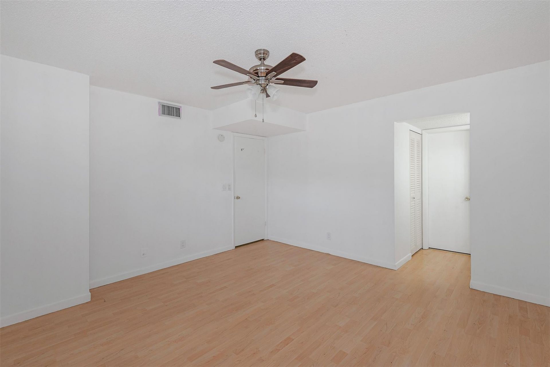 6075 N Sabal Palm Boulevard, Unit 204, Tamarac, FL 33319 Photo