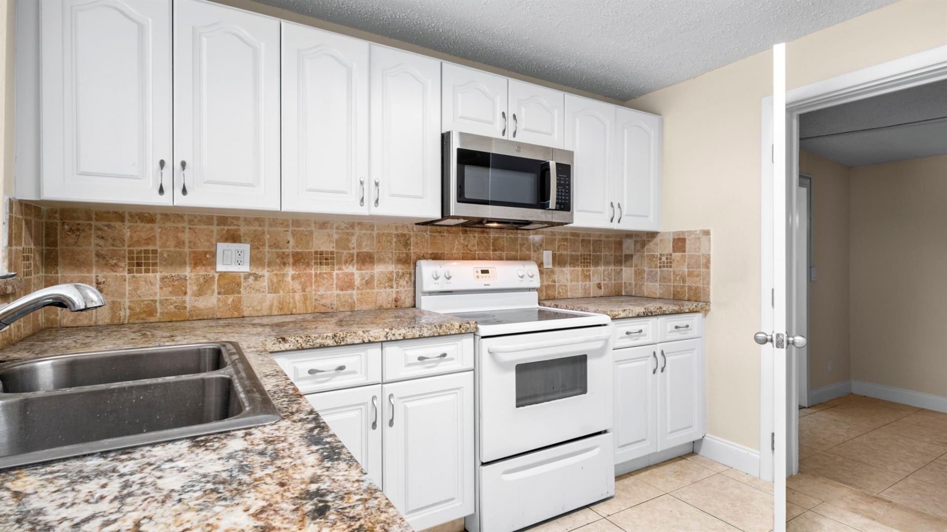 2541 NE 9th Avenue, Pompano Beach, FL 33064 Photo