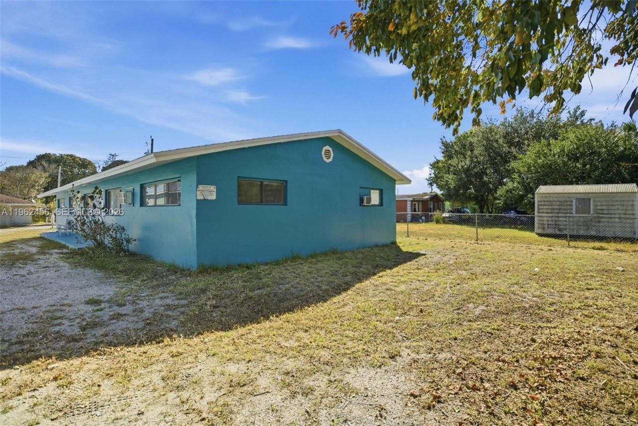 907 N 20th St, Unit B, Fort Pierce, FL 34950 Photo