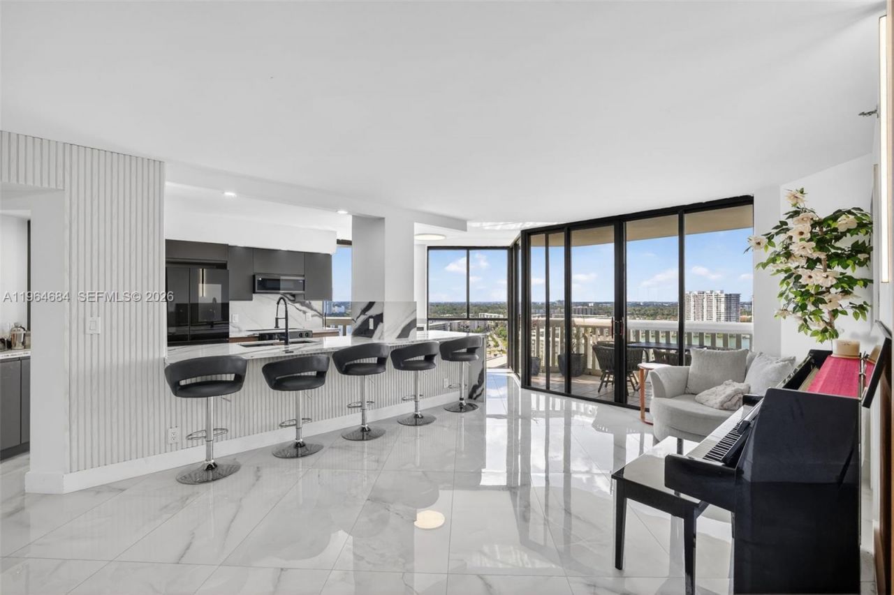 1000 Island Blvd, Unit 1710, Aventura, FL 33160 Photo