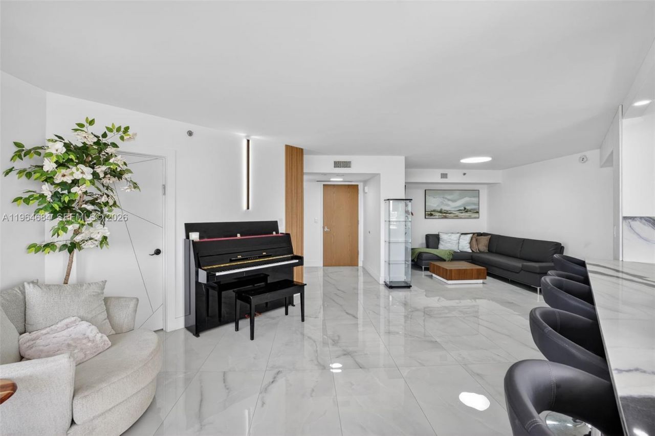1000 Island Blvd, Unit 1710, Aventura, FL 33160 Photo