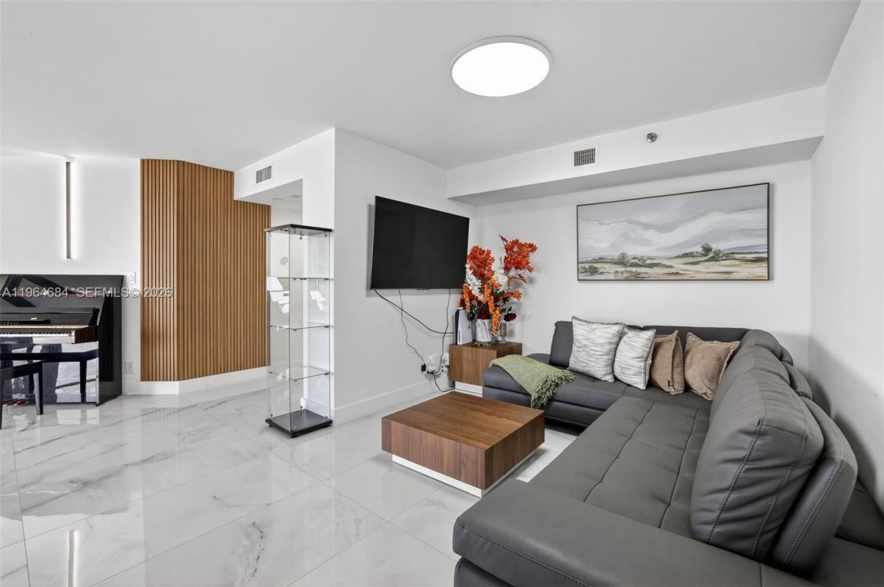 1000 Island Blvd, Unit 1710, Aventura, FL 33160 Photo
