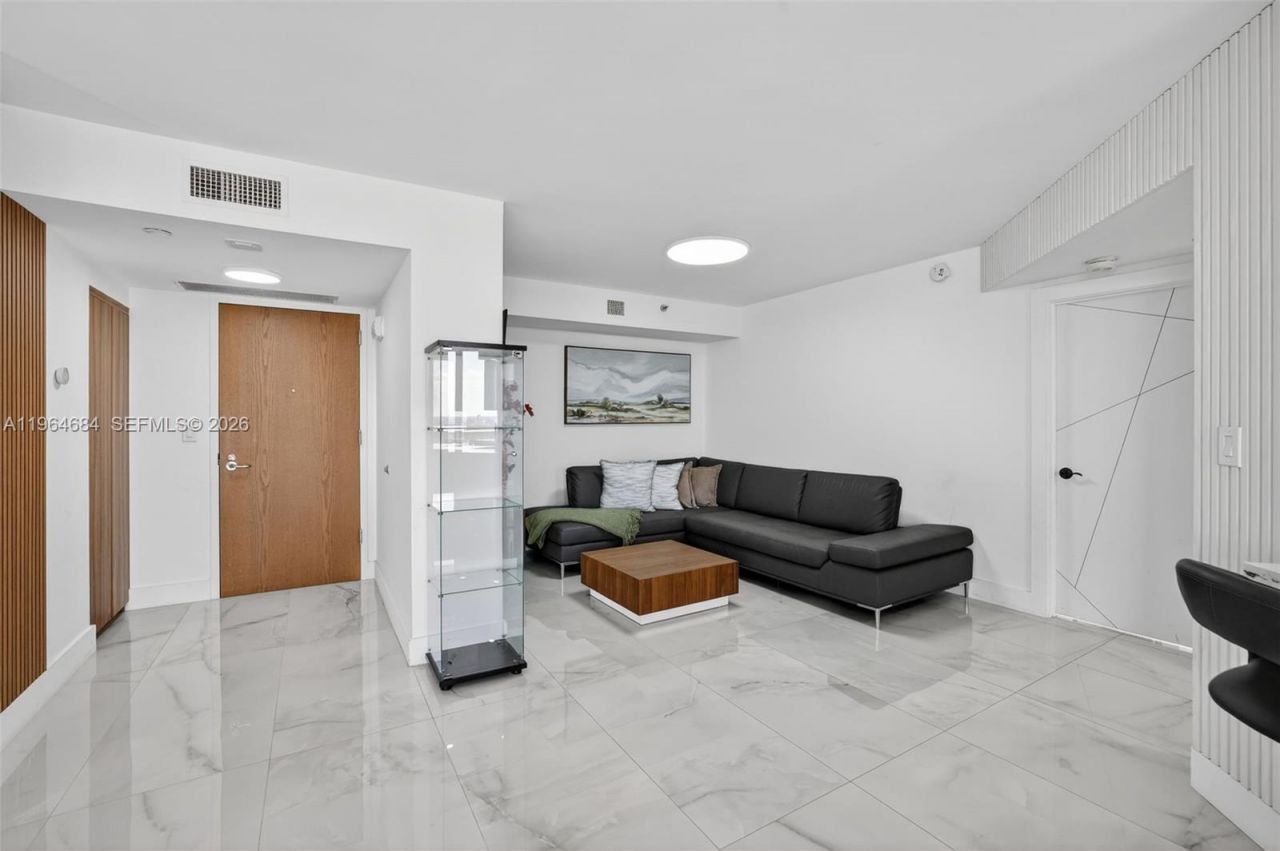 1000 Island Blvd, Unit 1710, Aventura, FL 33160 Photo