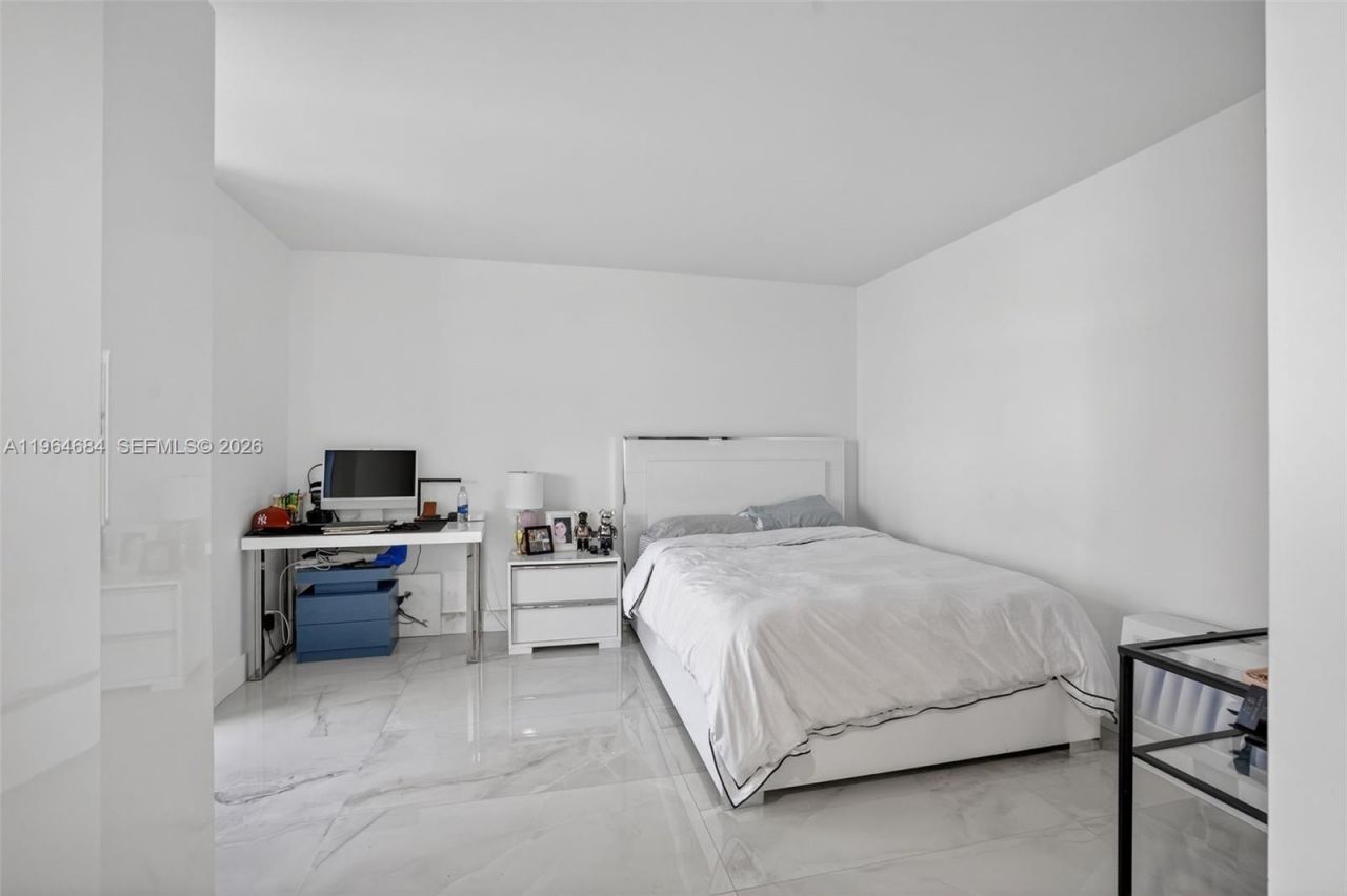 1000 Island Blvd, Unit 1710, Aventura, FL 33160 Photo