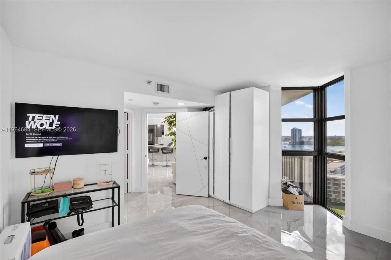 1000 Island Blvd, Unit 1710, Aventura, FL 33160 Photo