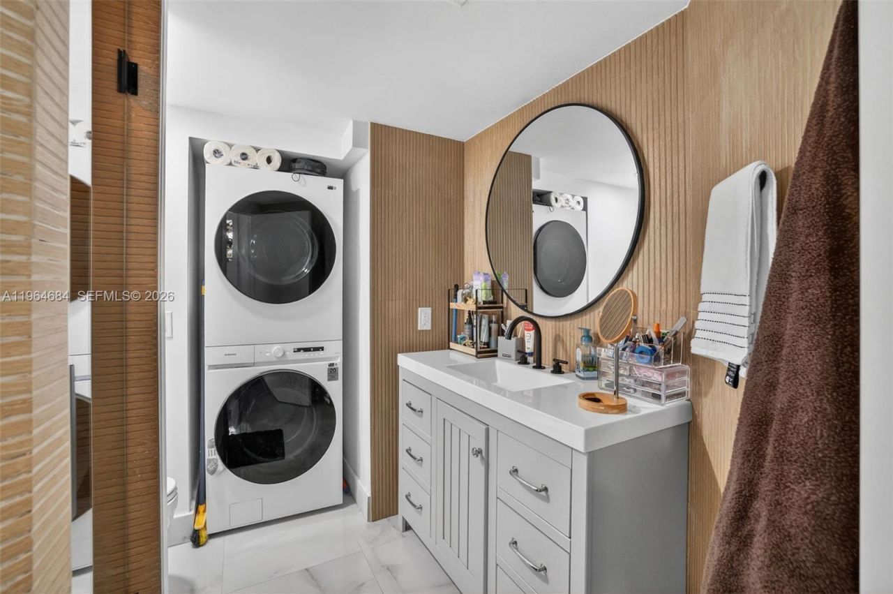 1000 Island Blvd, Unit 1710, Aventura, FL 33160 Photo