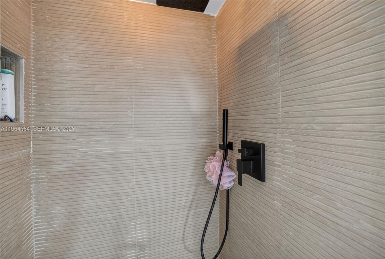 1000 Island Blvd, Unit 1710, Aventura, FL 33160 Photo