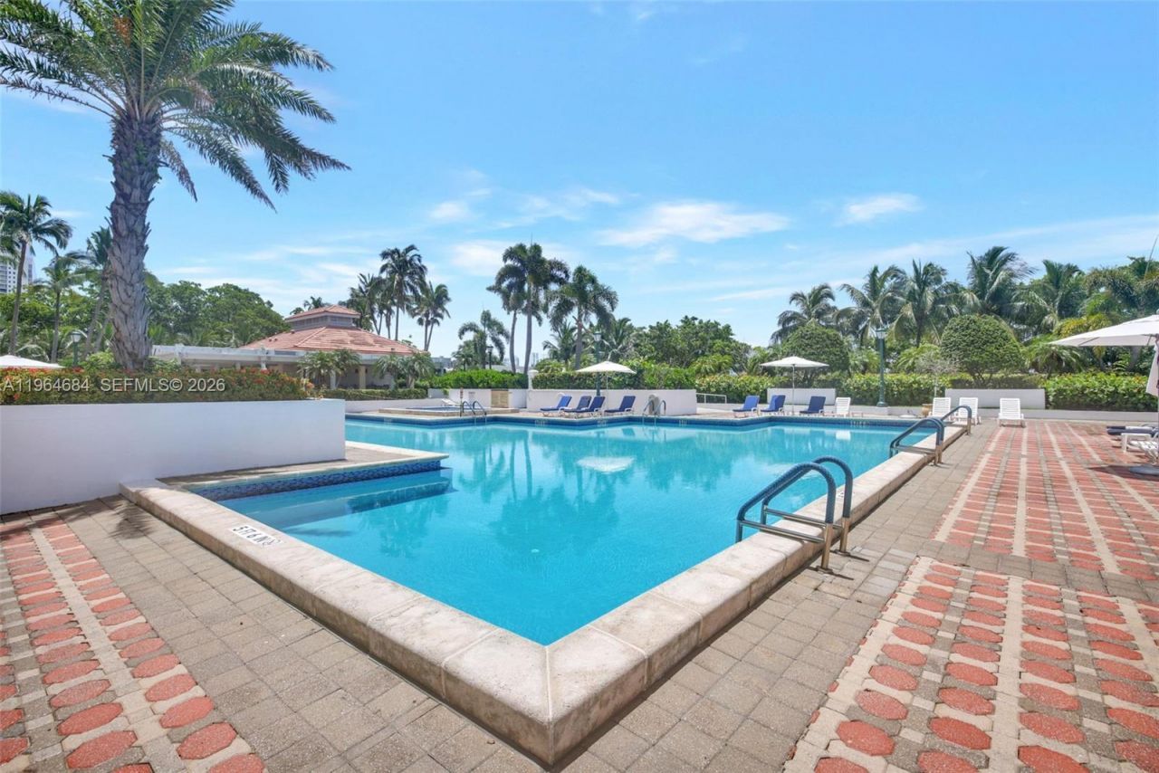 1000 Island Blvd, Unit 1710, Aventura, FL 33160 Photo