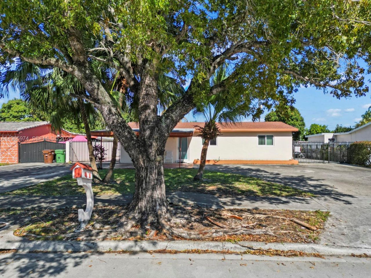 655 W 70th Pl , Hialeah, FL 33014 Photo