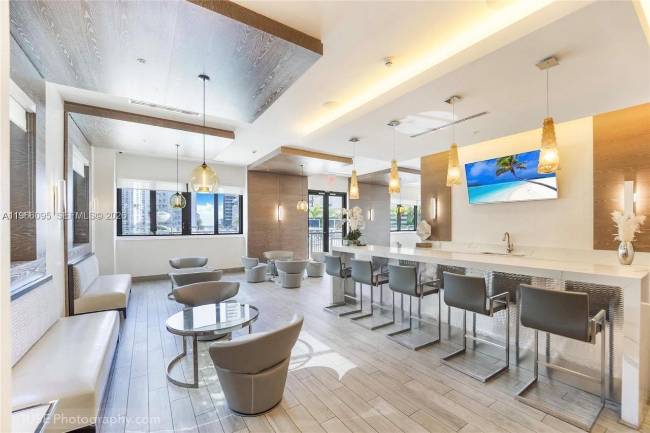 999 SW 1st Ave , Unit 1510, Miami, FL 33130 Photo