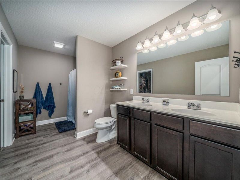 182 Honey Locust Lane, Commercial Point, OH 43116 Photo 14