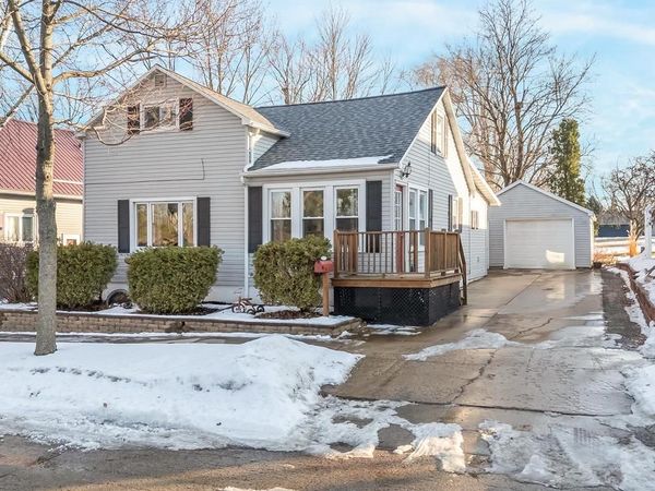 624 E QUINCY STREET, New London, WI 54961