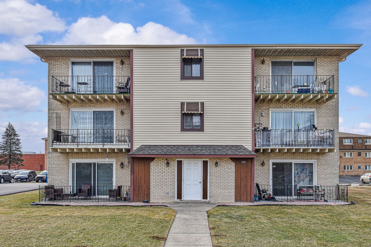7329 W 85th Place, Unit 2A, Bridgeview, IL 60455 Main Photo