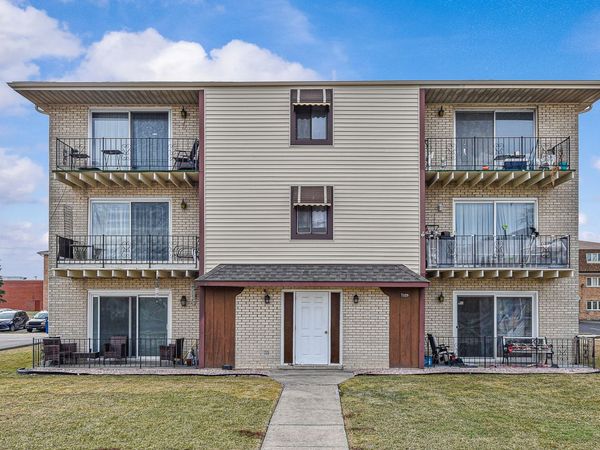7329 W 85th Place, Unit 2A, Bridgeview, IL 60455