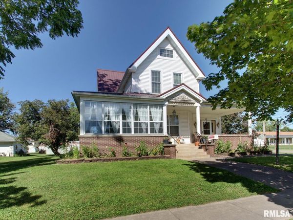 41 N WASHINGTON Street, Carthage, IL 62321