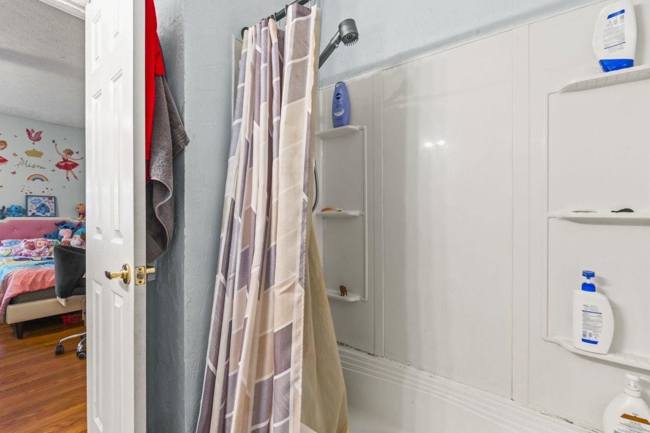 202 Luttie Rd.  Photo 6