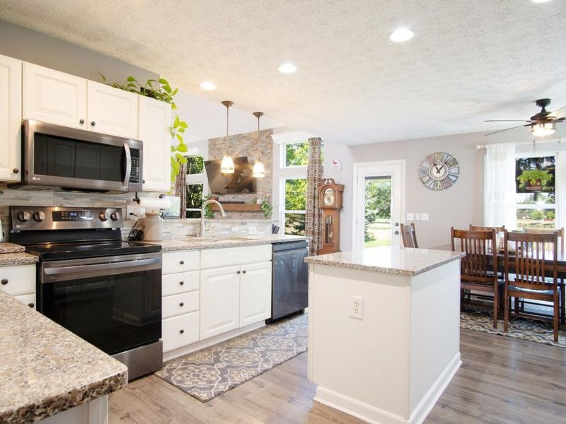 7707 Glenmore Drive, Powell, OH 43065 Photo 12