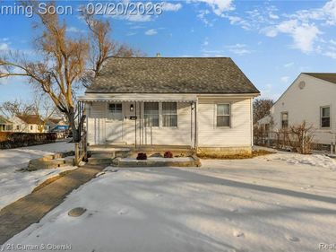 32178 Carlisle Parkway, Wayne, MI 48184