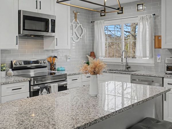 629 Rockwood Dr, Hermitage, TN 37076