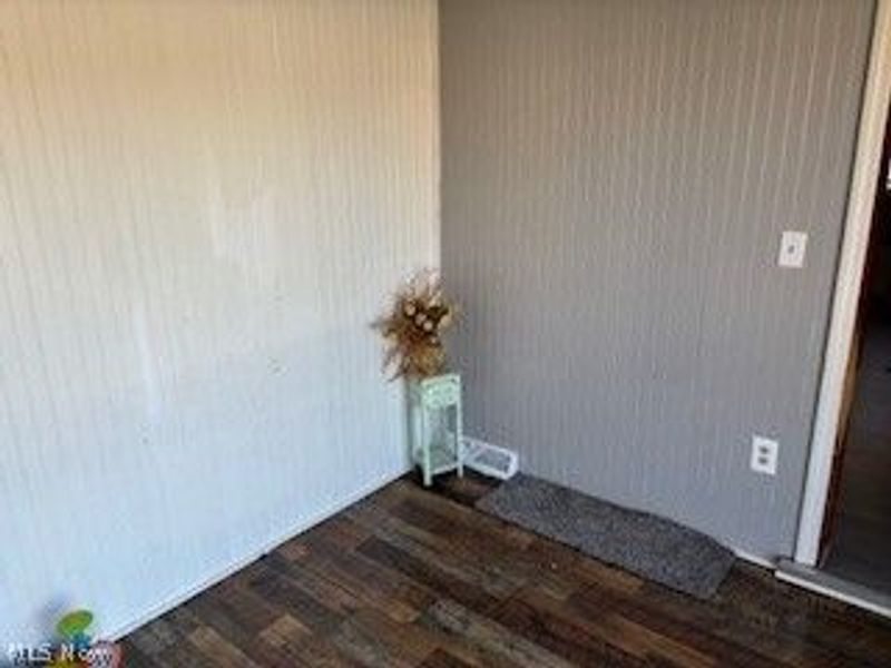 305 Irene Street, Toronto, OH 43964 Photo 11