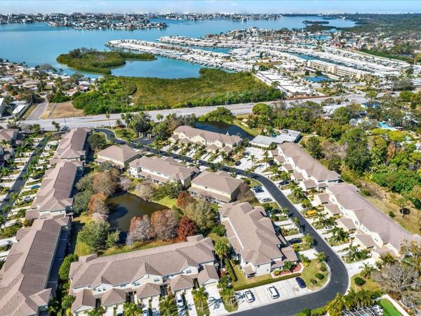 11162 KAPOK GRAND CIRCLE, MADEIRA BEACH, FL 33708