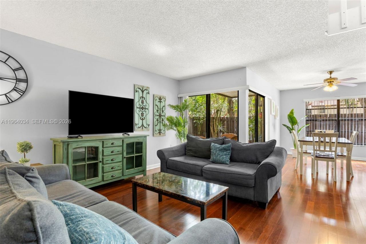 13234 SW 111th Ter, Unit 4-2, Miami, FL 33186 Photo