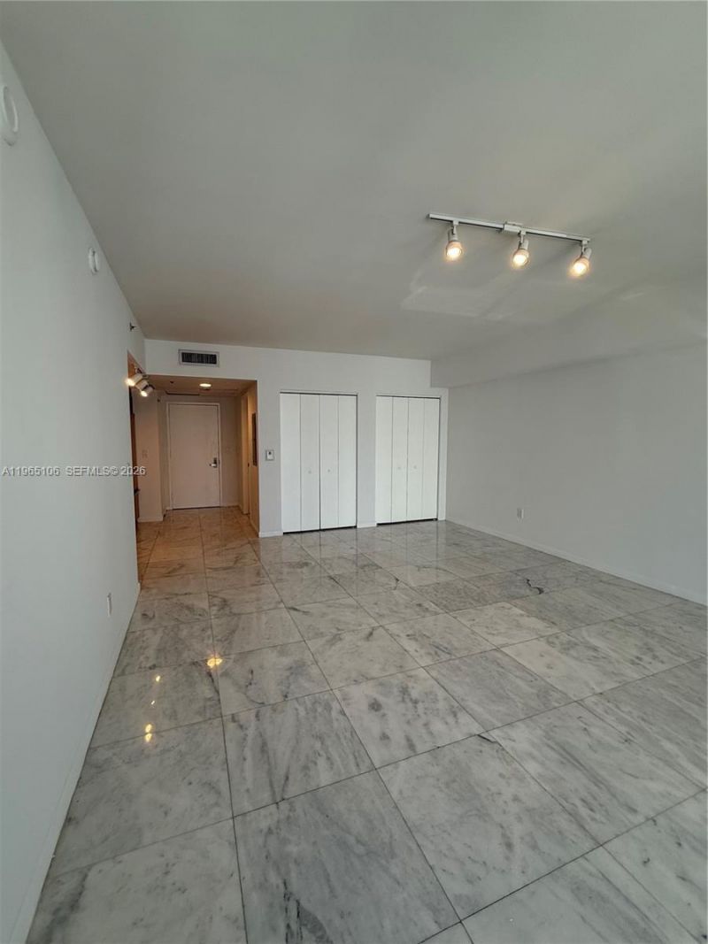 475 Brickell Av, Unit 2710, Miami, FL 33131 Photo
