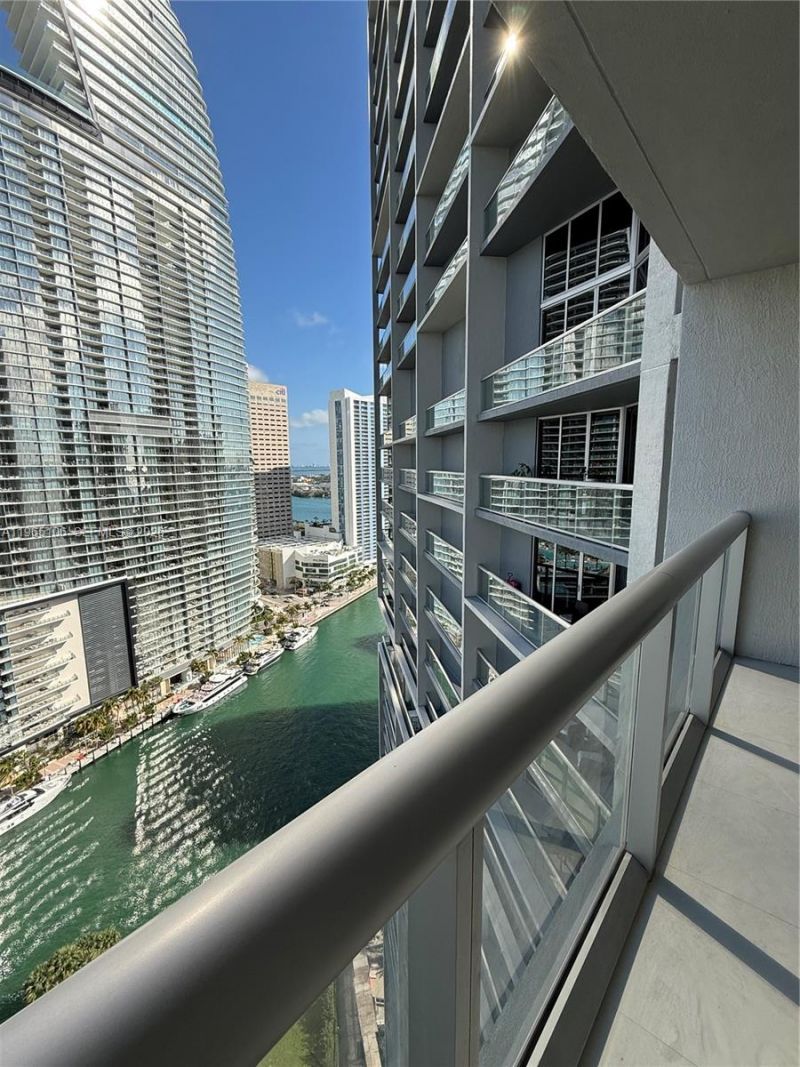 475 Brickell Av, Unit 2710, Miami, FL 33131 Photo