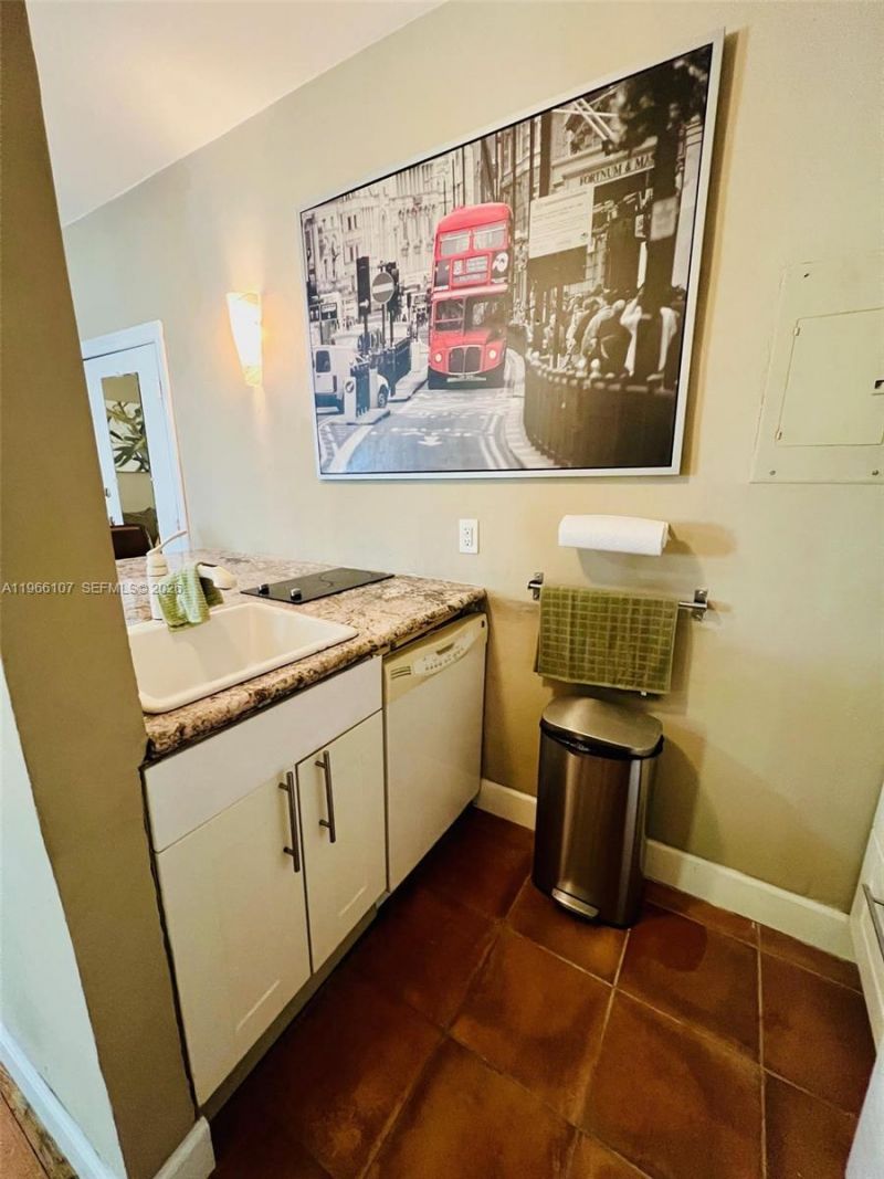 536 14th St , Unit 310, Miami Beach, FL 33139 Photo