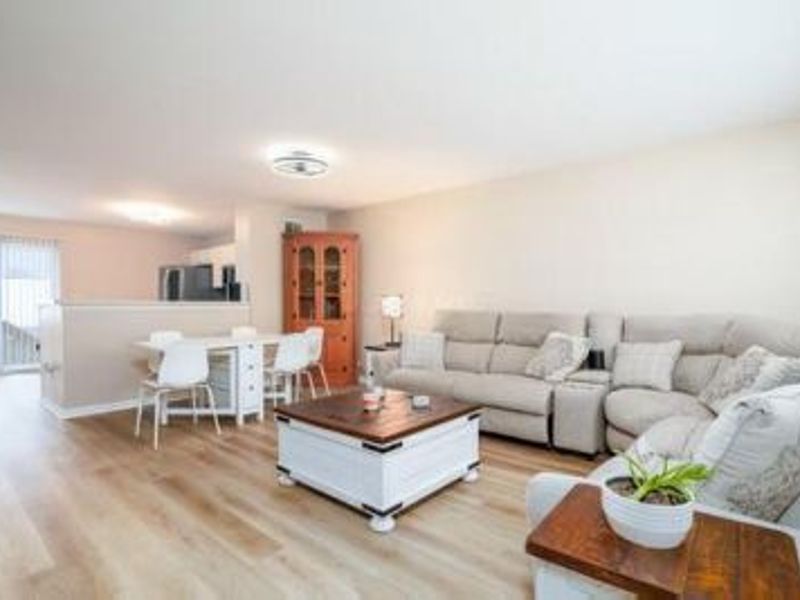 70 Highbluffs Boulevard, Unit 70, Columbus, OH 43235 Photo 4