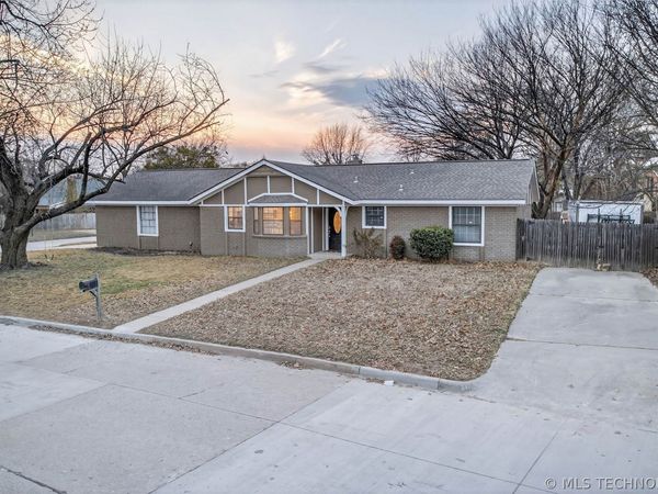 1108 S Poplar Avenue, Broken Arrow, OK 74012