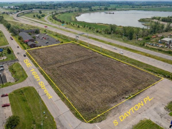 2400 SE 16th Street, Ames, IA 50010