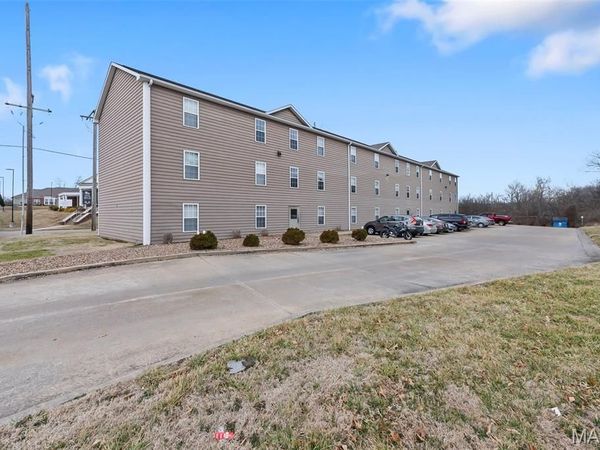 3 Village Drive, Cape Girardeau, MO 63701