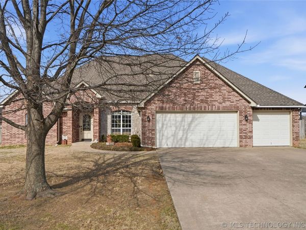 21621 E 105th Street S, Broken Arrow, OK 74014