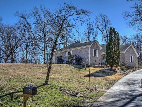 61 Lake Drive, Trenton, GA 30752