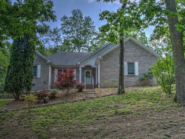 61 Lake Drive, Trenton, GA 30752
