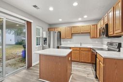 8010 Shadow Oak Drive photo 4