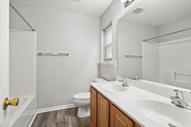 8010 Shadow Oak Drive Photo 8