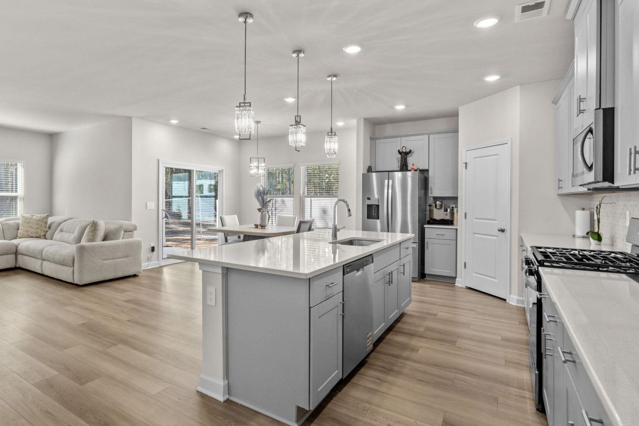 4341 Falls Oaks St.  Photo 10