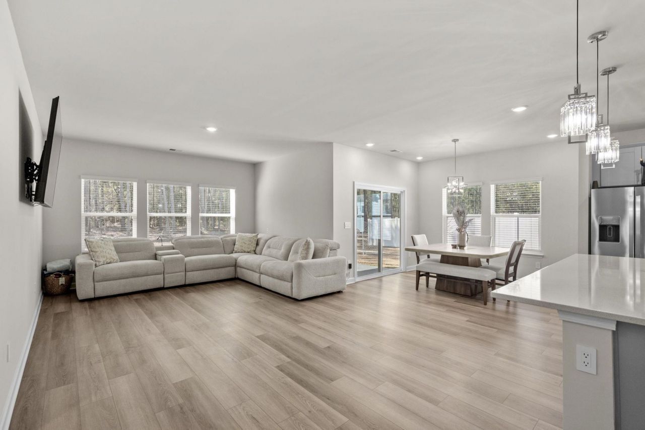 4341 Falls Oaks St.  Photo 7