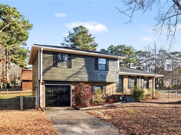 175 Slicky Rock Court, Riverdale, GA 30274