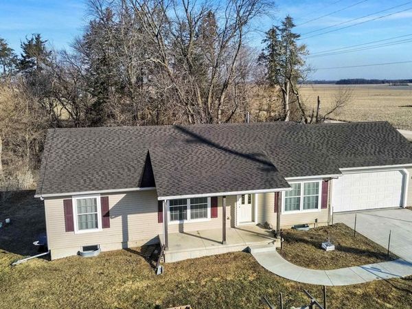 31195 Willow Avenue, New Hartford, IA 50660