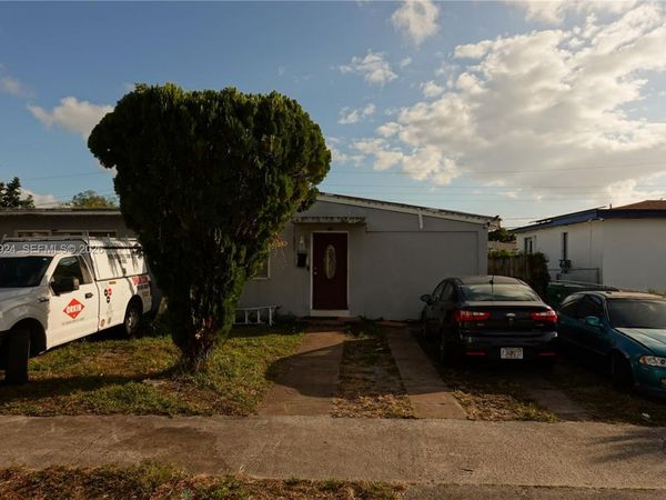 810 NW 84th Ter , Miami, FL 33150