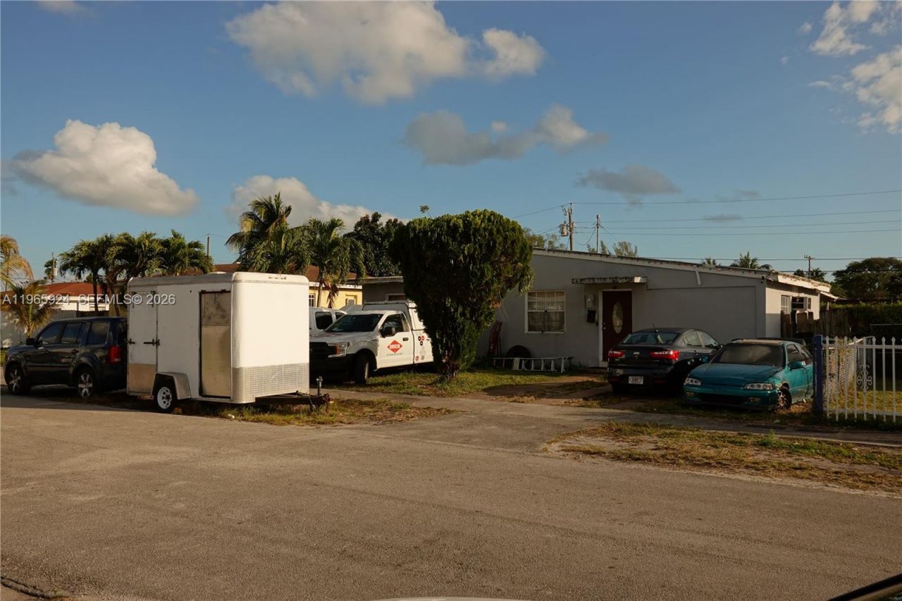 810 NW 84th Ter , Miami, FL 33150 Photo