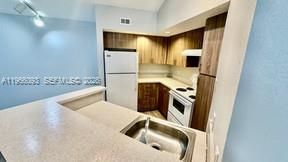 595 Vista Isles Dr, Unit 1924, Sunrise, FL 33325 Photo