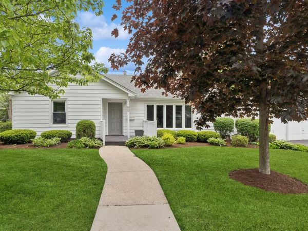 505 Lange Court, Libertyville, IL 60048