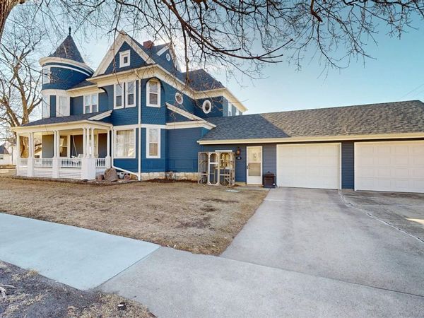 302 W 2nd St, Alta, IA 51002