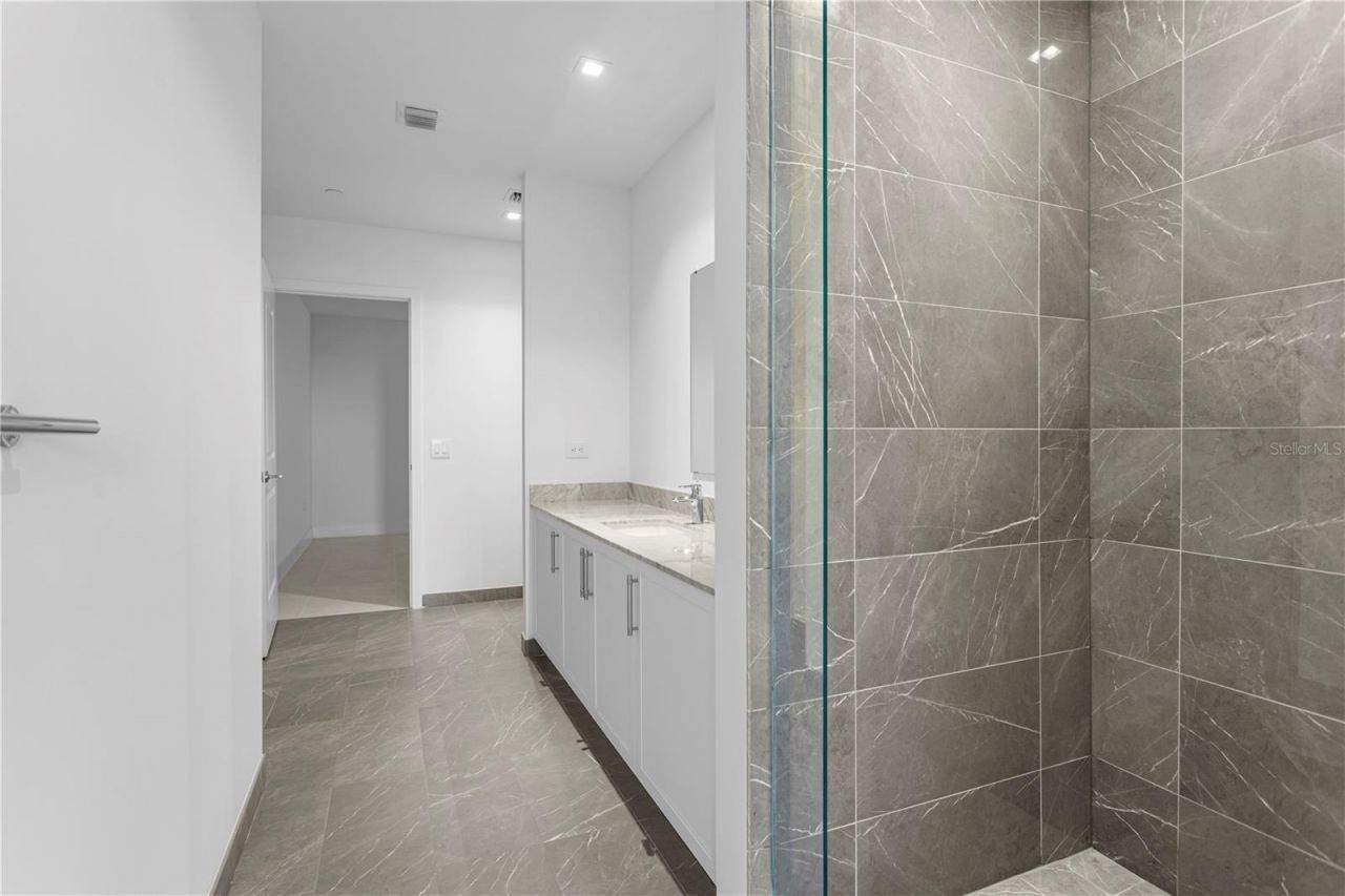 3015 S Ysabella Avenue, Unit 1503, Tampa, FL 33629 Photo