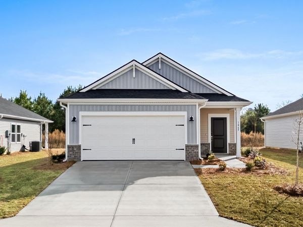 8223 Essence Dr., Longs, SC 29568